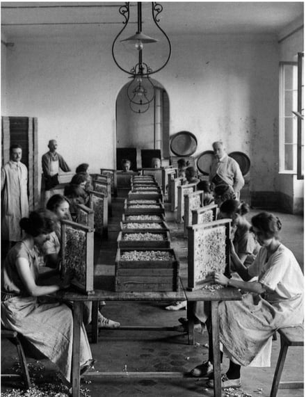 L’atelier de conditionnement de l’usine de Courbevoie
